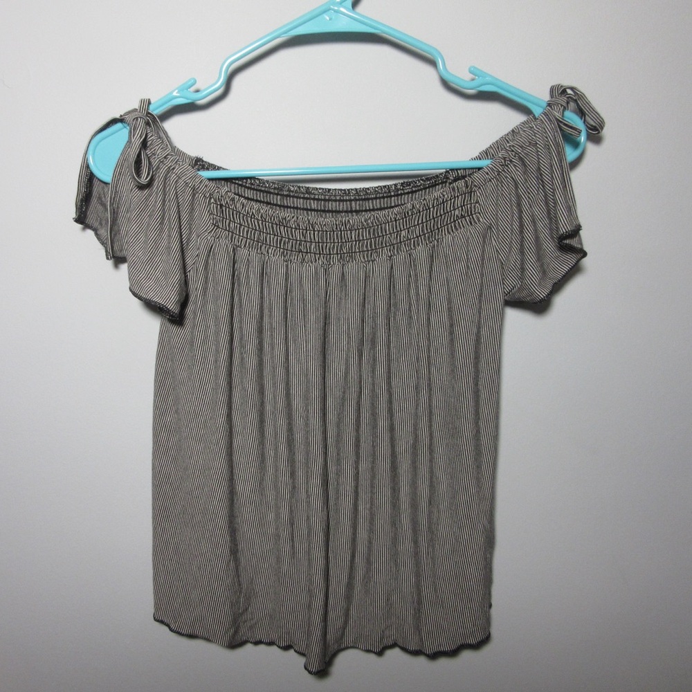 American Eagle Outfitters Black and White Off-Shoulder Blouse